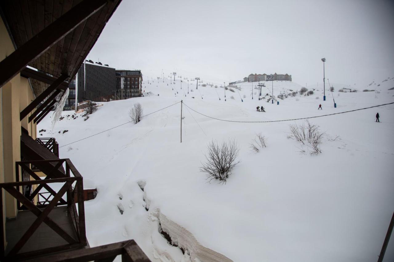 Hotel Donata Goedaoeri Buitenkant foto
