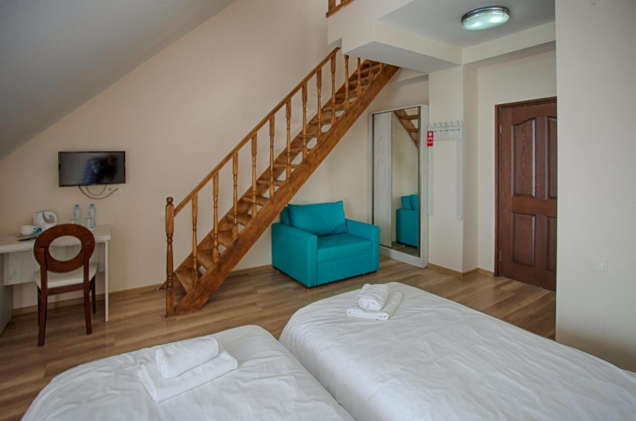 Hotel Donata Goedaoeri Buitenkant foto