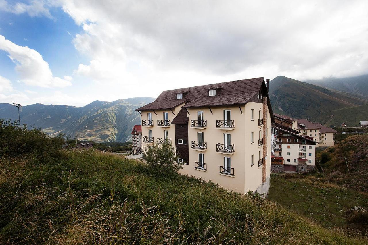 Hotel Donata Goedaoeri Buitenkant foto