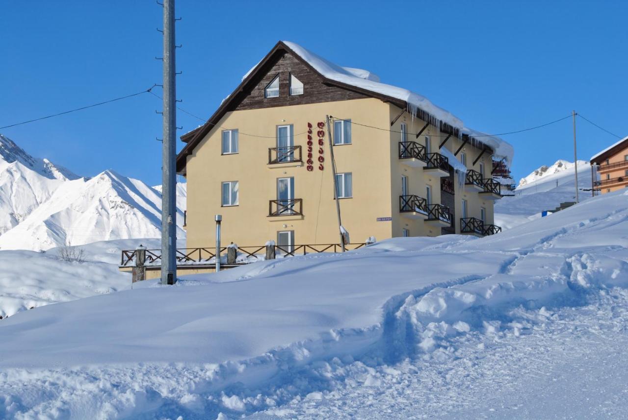 Hotel Donata Goedaoeri Buitenkant foto